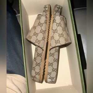 Gucci Slides Sz 9 📲